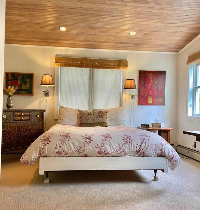 The Farmhouse Suite At Barn & Bike Red Hook Exterior photo